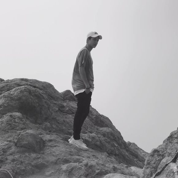 Meet your Posher, Ariel - Picture 1 of 1